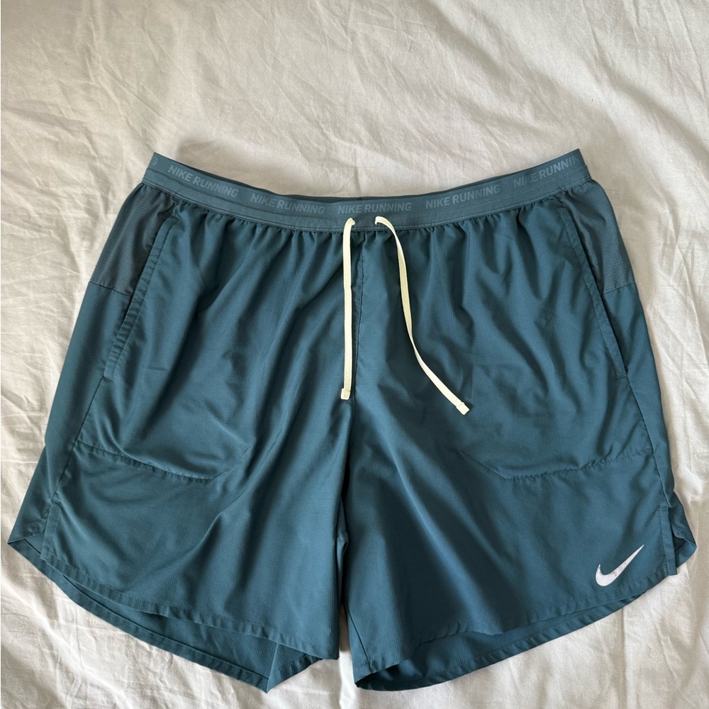 Nike Blue Athletic Shorts Lightweight Breathable Design